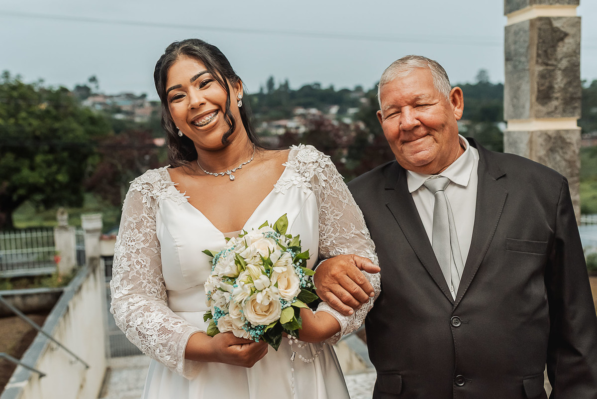 Zemar Fotografia, Casamento à noite, Casamento Católico, Casamento Relgioso, Casamento, Igreja Matirz Nossa Senhora das Graças Guaratinguetá-SP, Matrimônio, Noiva com o pai entanndo à Igreja, Noiva com o pai