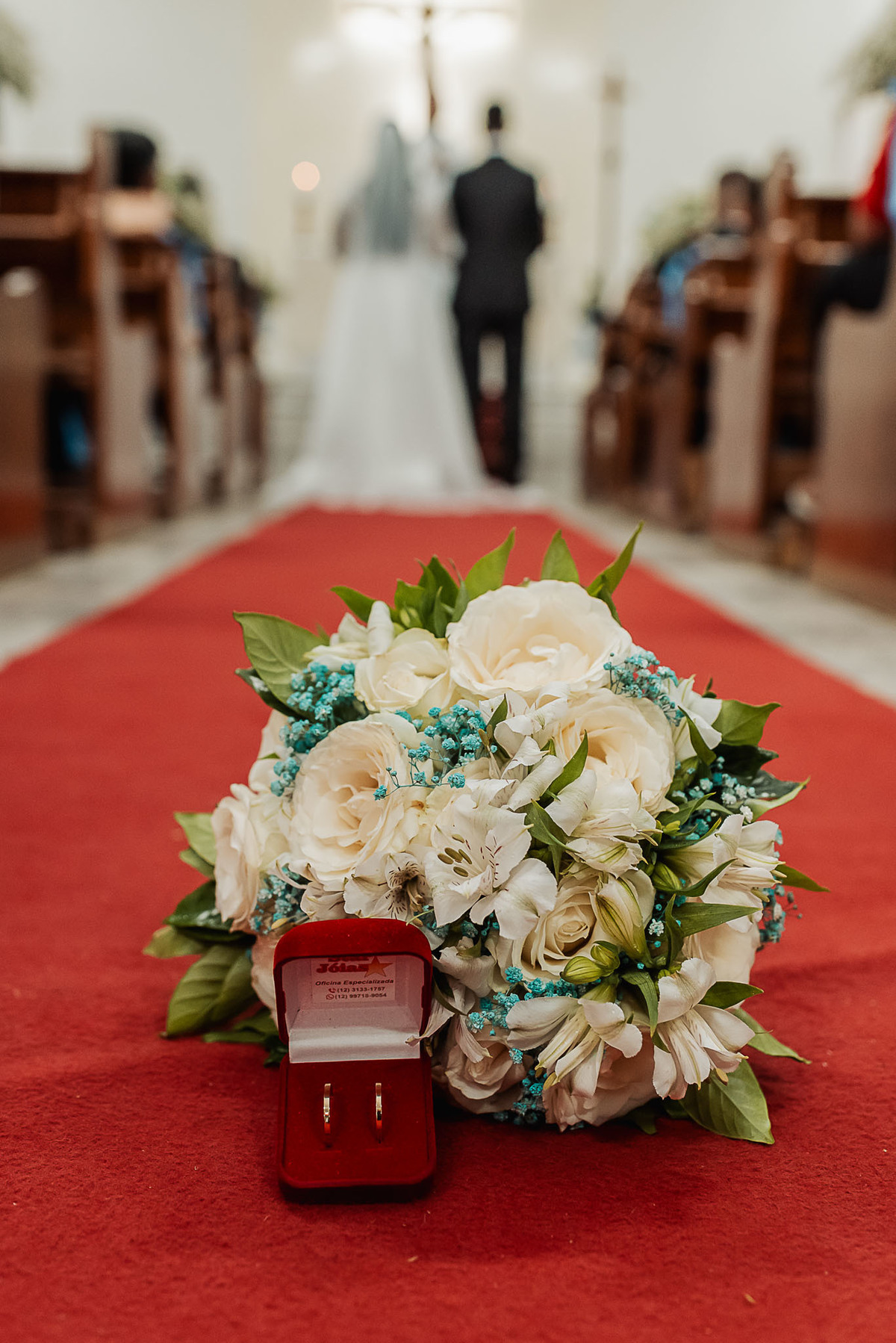 Zemar Fotografia, Casamento à noite, Casamento Católico, Casamento Relgioso, Casamento, Igreja Matirz Nossa Senhora das Graças Guaratinguetá-SP, Matrimônio, Buquê da noiva ao chão, Buquê