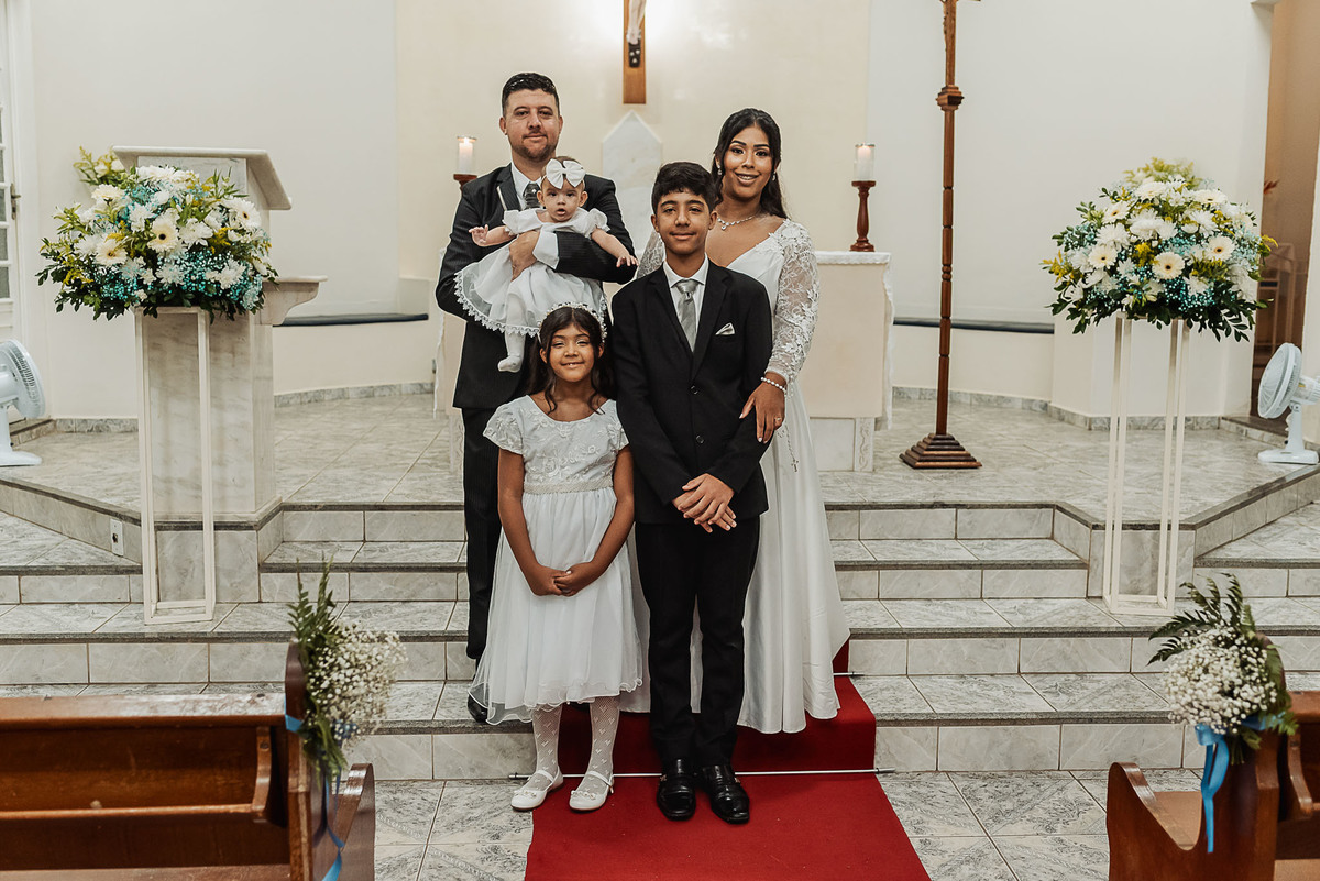 Zemar Fotografia, Casamento à noite, Casamento Católico, Casamento Relgioso, Casamento, Igreja Matirz Nossa Senhora das Graças Guaratinguetá-SP, Matrimônio, Noivos com os filhos diante do Altar