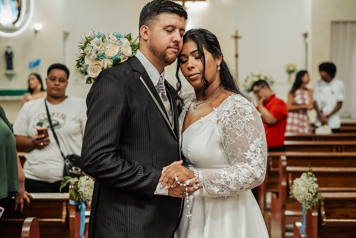 Zemar Fotografia, Casamento à noite, Casamento Católico, Casamento Relgioso, Casamento, Igreja Matirz Nossa Senhora das Graças Guaratinguetá-SP, Matrimônio, Noivos, Noivos abraçados