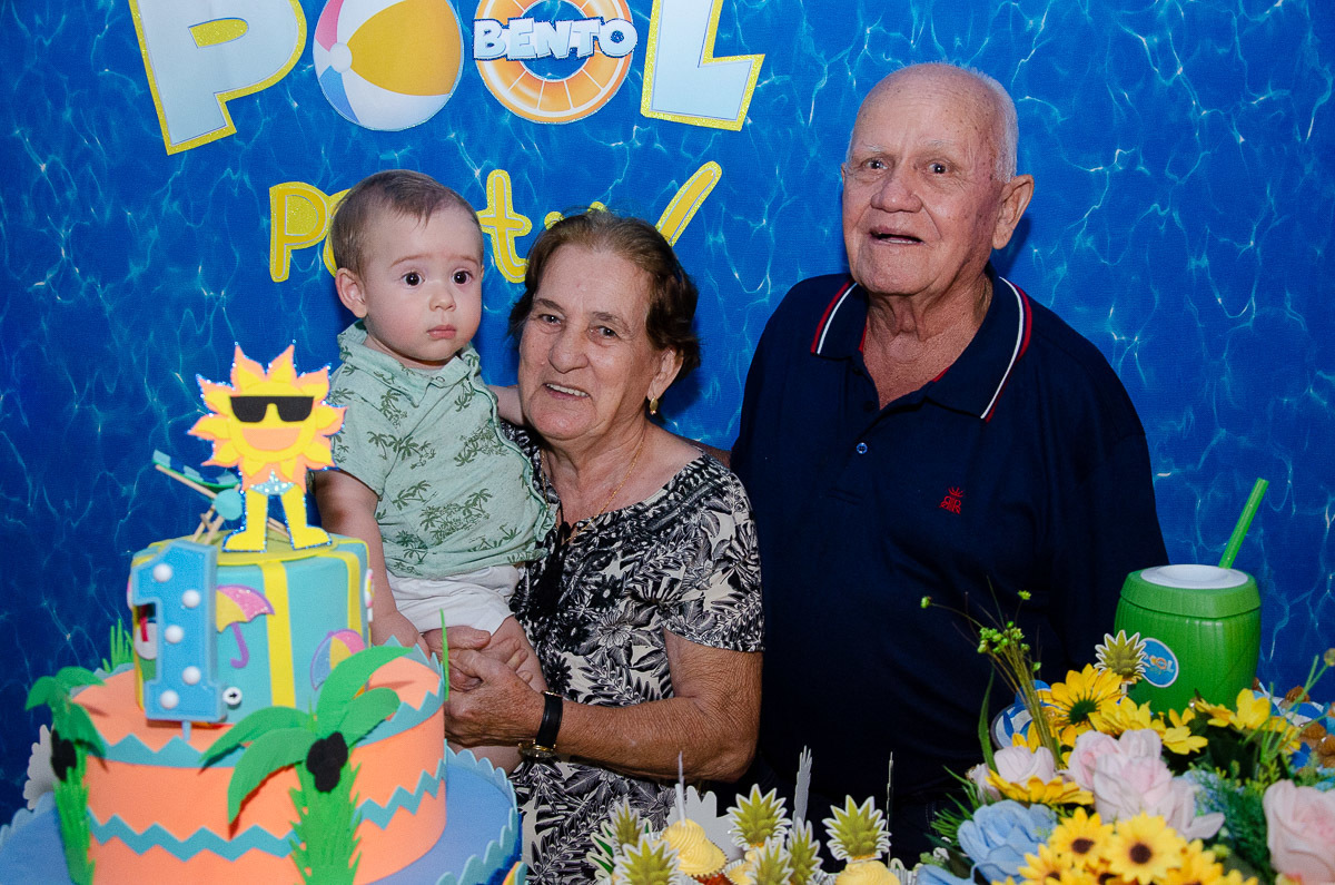 Zemar Fotografia - Festa de aniversário de 01 ano - Bisavós com bisneto no colo