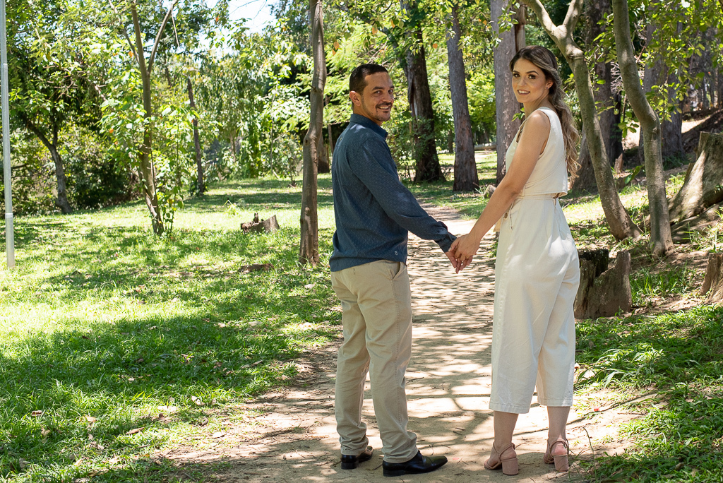 Casamento civil durante o dia; Larissa e Gabriel; Casamento em Guaratinguetá; Ensaio fotográfico em Guaratinguetá-SP; Bosque da Amizade em Guaratinguetá-SP