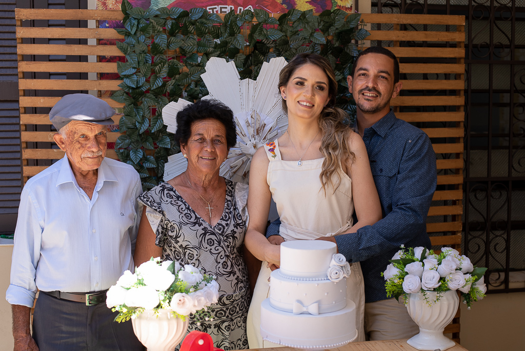 Casamento civil durante o dia; Larissa e Gabriel; Casamento em Guaratinguetá; Família Feliz