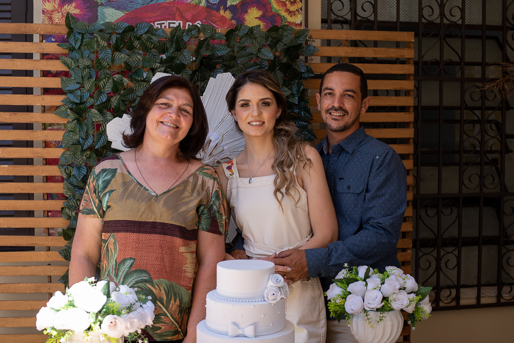Casamento civil durante o dia; Larissa e Gabriel; Casamento em Guaratinguetá; Família Feliz