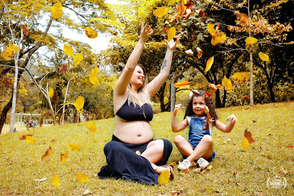 Ensaio de gestante em juiz de fora com o fotografo Denis Saramelo no parque da lajinha