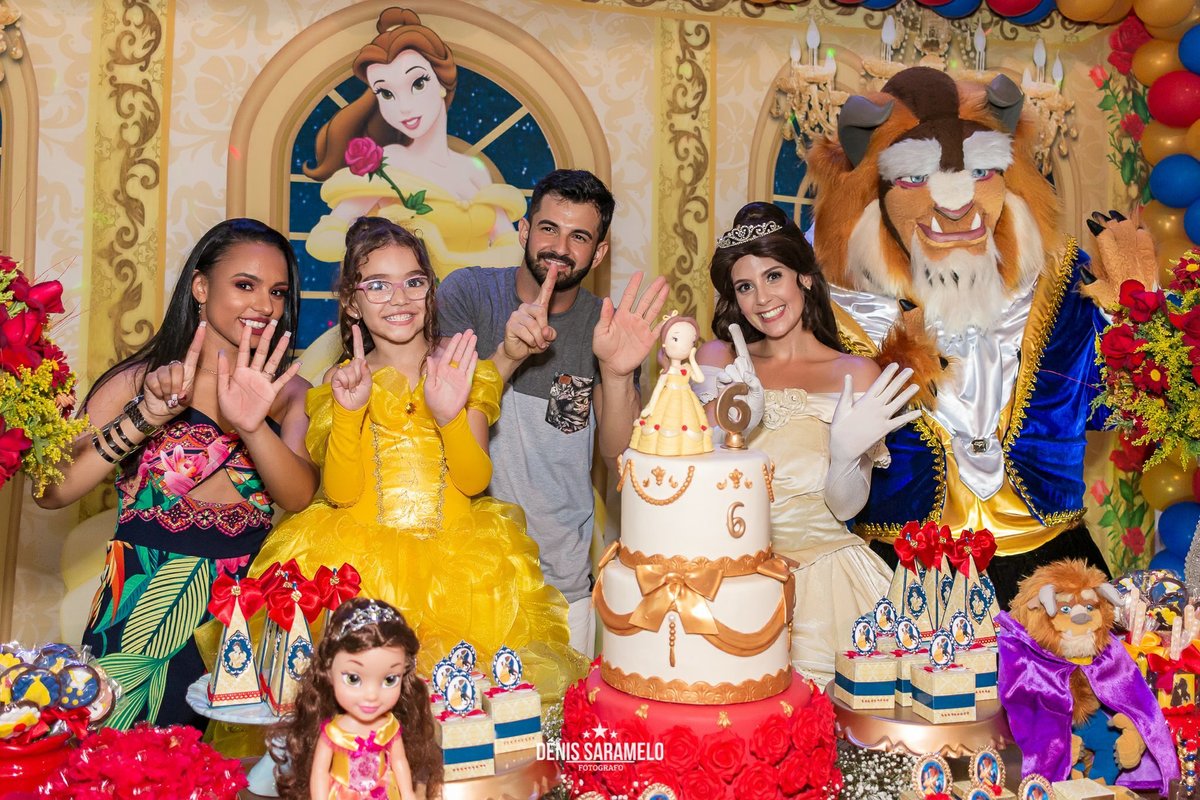 Dênis Saramelo Aniversario Infantil Bela e a Fera Allana - 6 Anos
