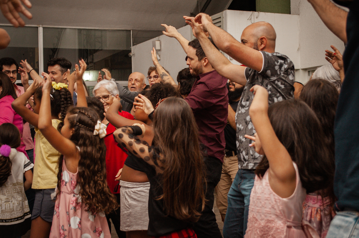 Que máximo, é isso aí, vamos todos aproveitar e curtir como crianças. 