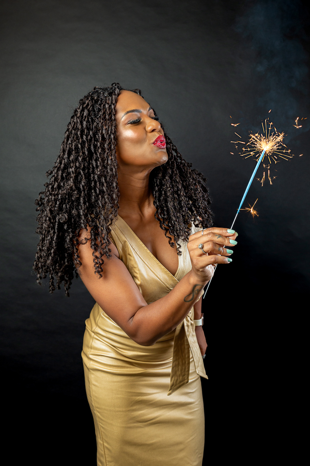 Ensaio feminino - ensaio 40 anos -ensaio de aniversário - ensaio estúdio - vela faísca - vela de aniversário