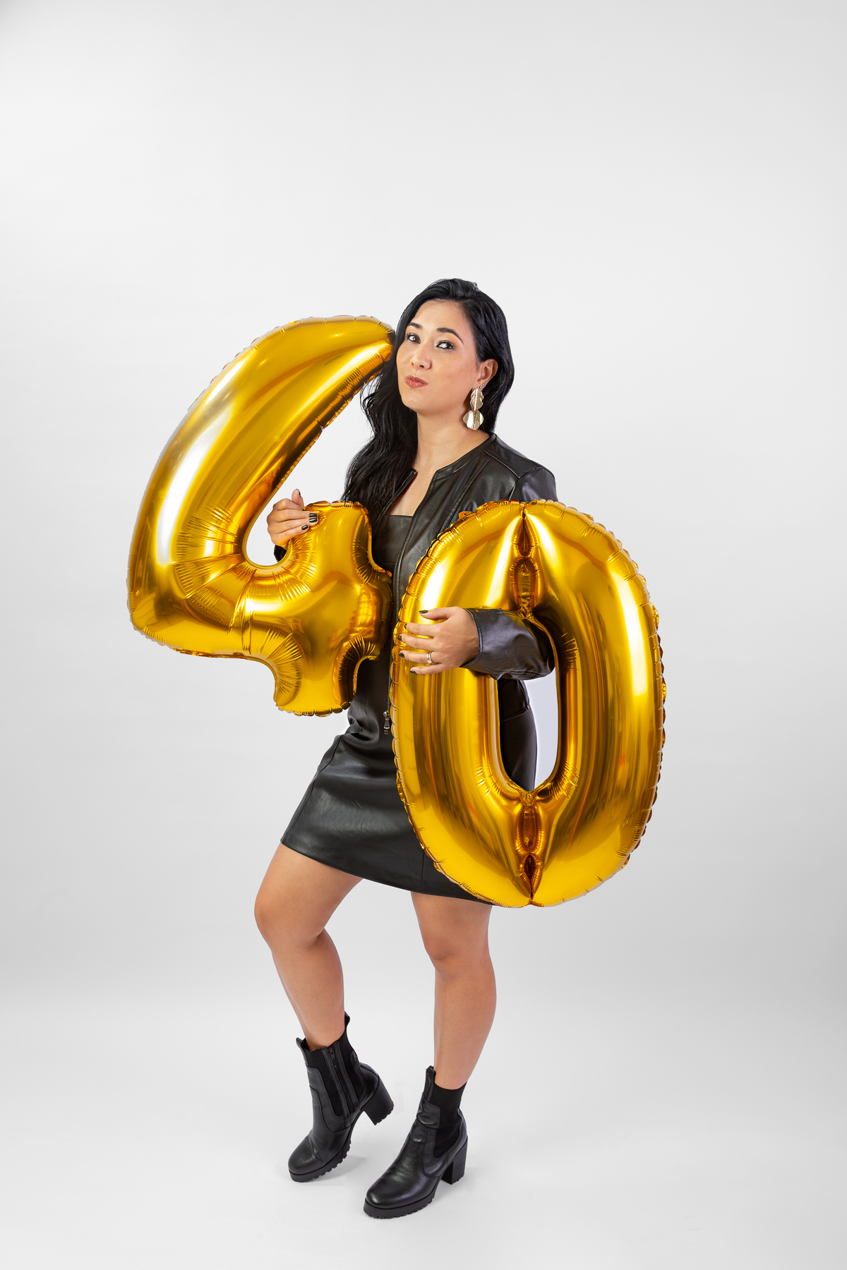 Ensaio feminino - ensaio 40 anos -ensaio de aniversário - ensaio estúdio - ensaio com balões - balão metalizado