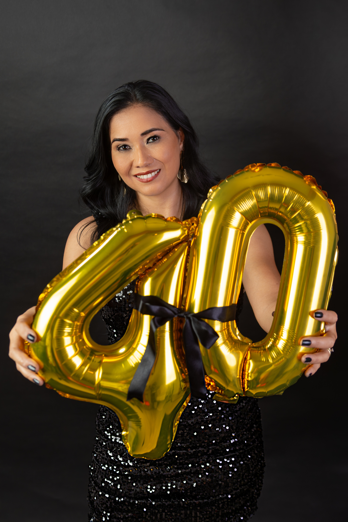 Ensaio feminino - ensaio 40 anos -ensaio de aniversário - ensaio estúdio - ensaio com balões - balão metalizado