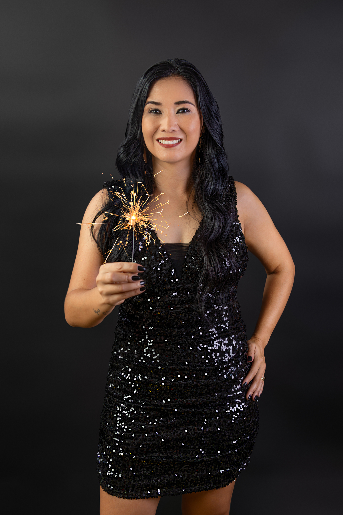 Ensaio feminino - ensaio 40 anos -ensaio de aniversário - ensaio estúdio - vela faísca - vela de aniversário