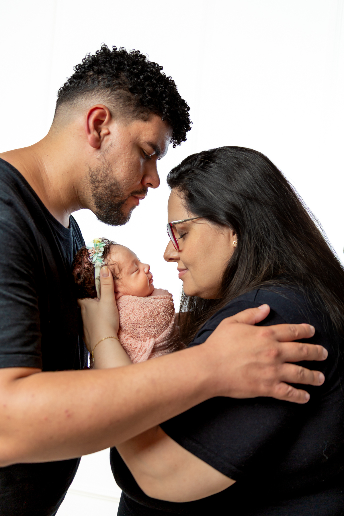 Fotografias de bebê recém nascido com os pais