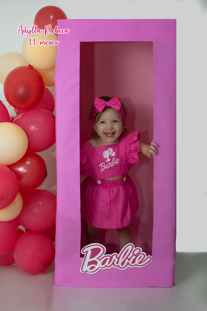 Sessão acompanhamento mensal fotografia temática da Barbie
