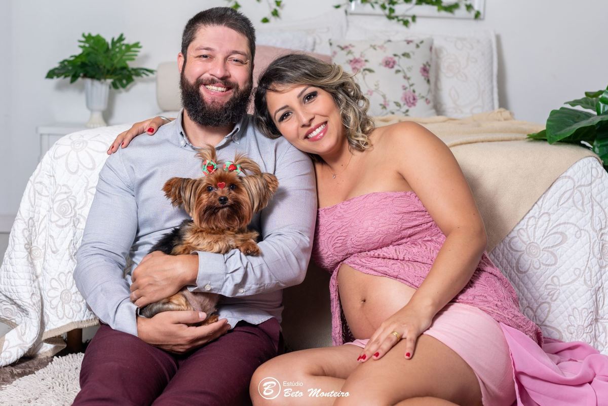 Book Gestante e Família em Curitiba - Book de gestante em estúdio - ensaio de gestante - book em estúdio - sessão fotográfica - Grávida - Gestação - Estúdio Beto Monteiro - Vanessa - Danilo - Isis