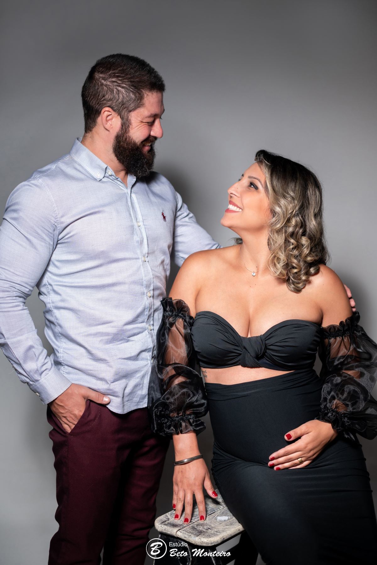 Book Gestante e Família em Curitiba - Book de gestante em estúdio - ensaio de gestante - book em estúdio - sessão fotográfica - Grávida - Gestação - Estúdio Beto Monteiro - Vanessa - Danilo - Isis