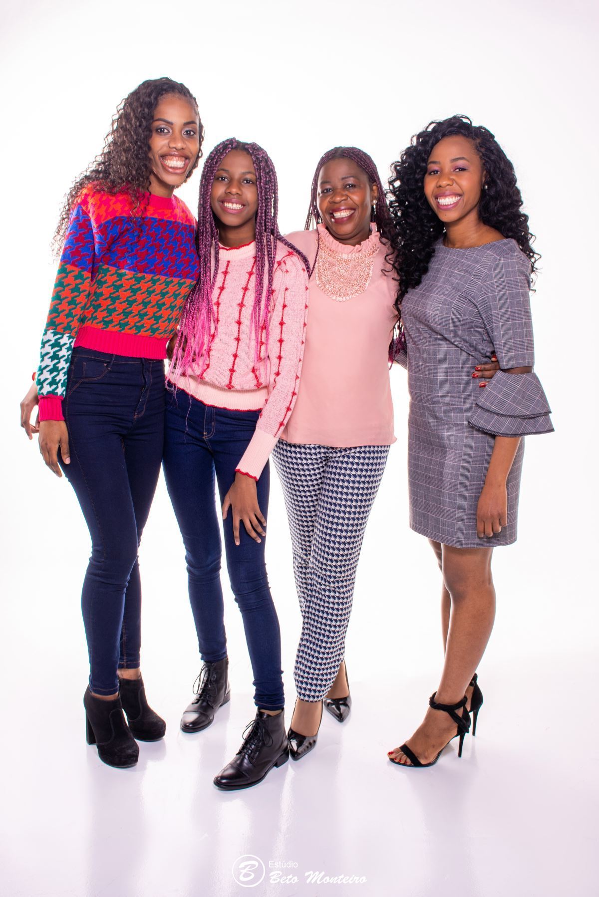 Ensaio de familia - Sessão de familia -   Sessão de familia Curitiba - Mãe e filha - Mãe e filho - Mãe e filhos - book de família - sessão fotográfica - família zambissa