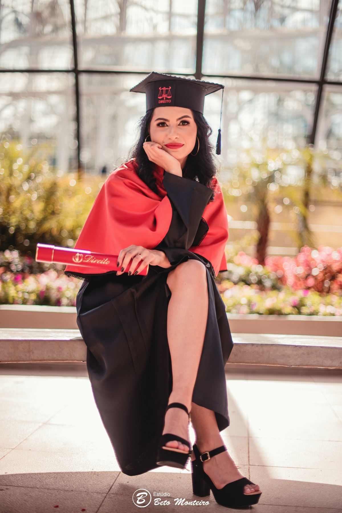 book feminino - book formanda - sessão de formatura - book formanda externo - Rafaela Schvarzbach - direito - sessão de direito - formatura de direito - book formandos Curitiba - faculdade - universidade 