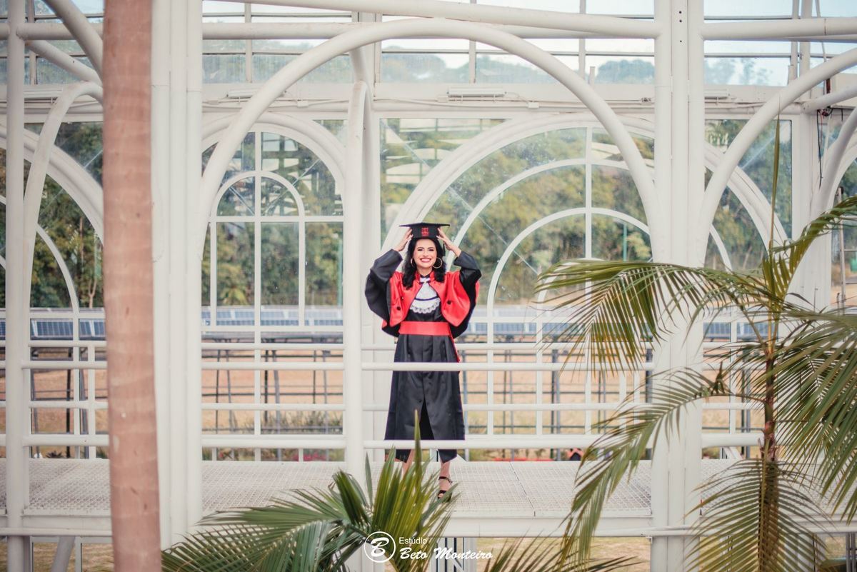 book feminino - book formanda - sessão de formatura - book formanda externo - Rafaela Schvarzbach - direito - sessão de direito - formatura de direito - book formandos Curitiba - faculdade - universidade 