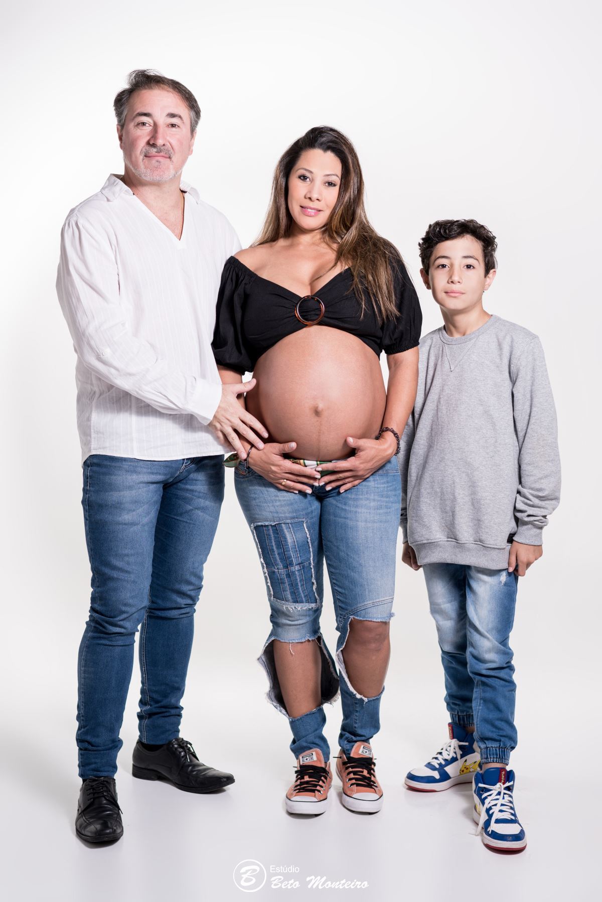 Book Gestante e Família em Curitiba - Book de gestante em estúdio - ensaio de gestante - book em estúdio - sessão fotográfica - Grávida - Gestação - Estúdio Beto Monteiro - Tatiane - Robson - Amauri - Miguel