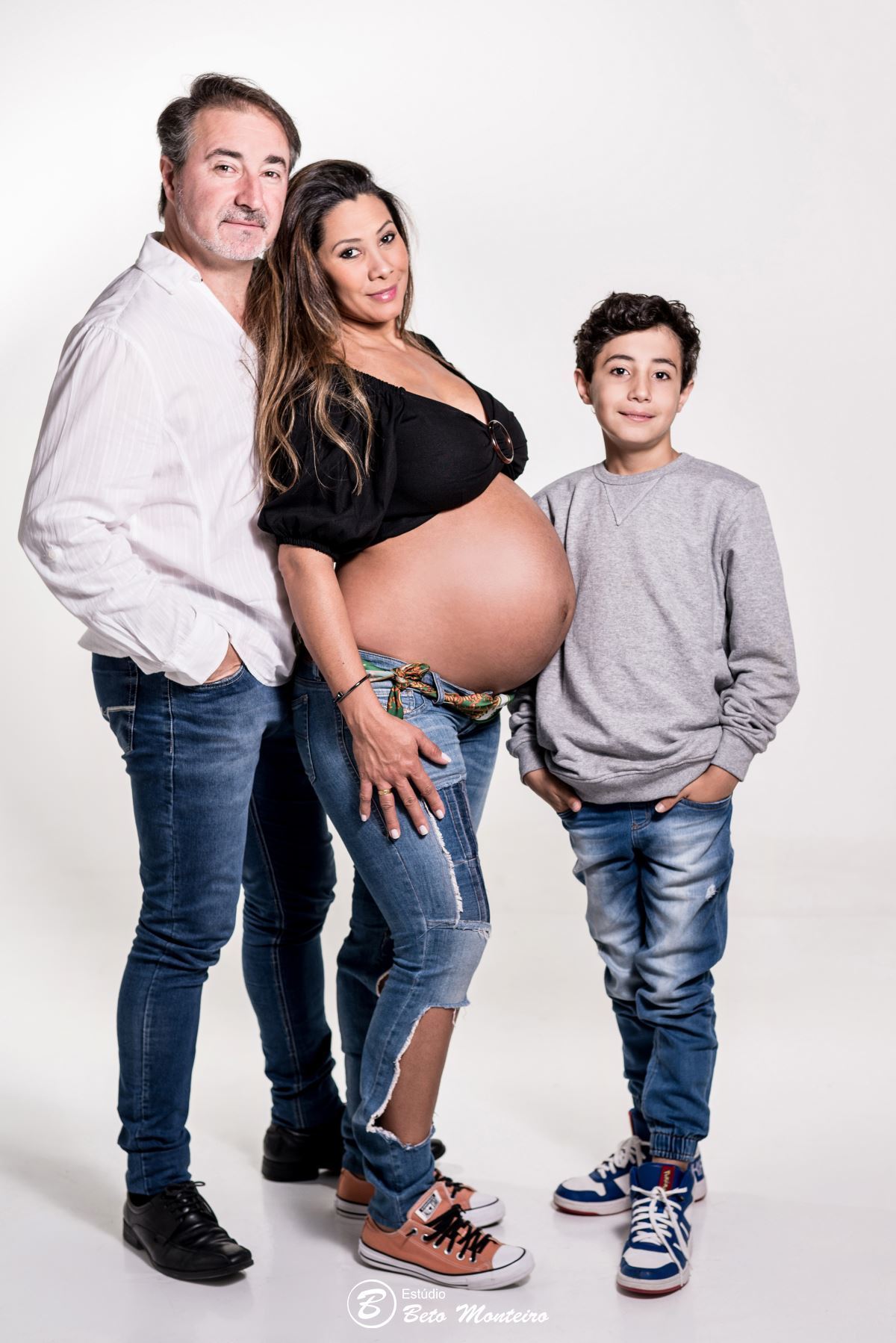 Book Gestante e Família em Curitiba - Book de gestante em estúdio - ensaio de gestante - book em estúdio - sessão fotográfica - Grávida - Gestação - Estúdio Beto Monteiro - Tatiane - Robson - Amauri - Miguel