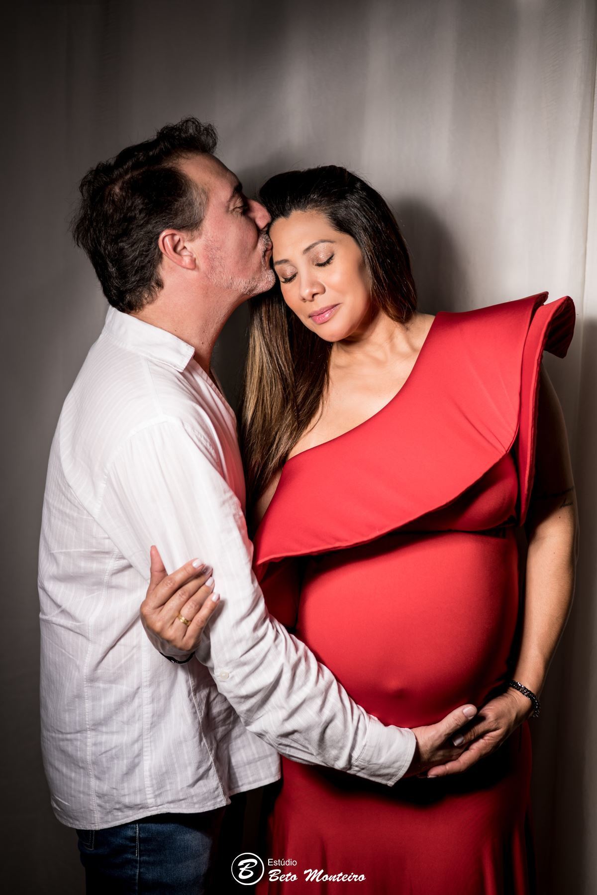 Book Gestante e Família em Curitiba - Book de gestante em estúdio - ensaio de gestante - book em estúdio - sessão fotográfica - Grávida - Gestação - Estúdio Beto Monteiro - Tatiane - Robson - Amauri - Miguel