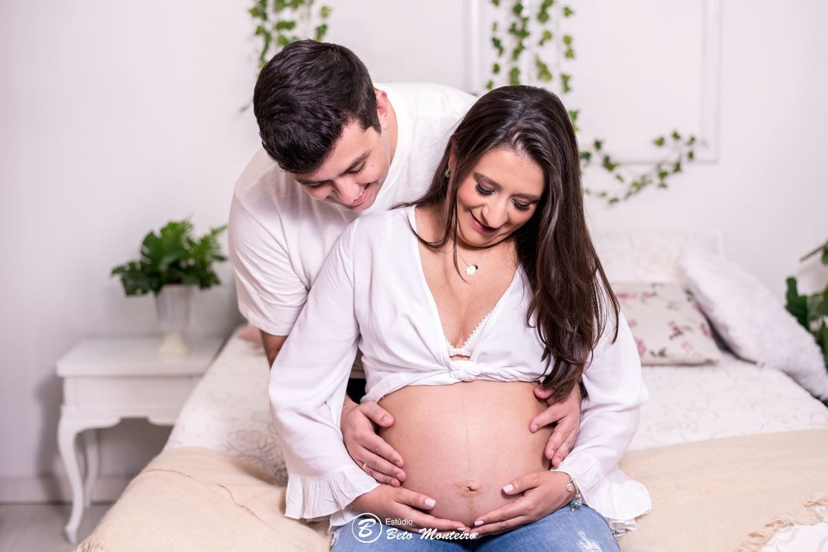 Book Gestante e Família em Curitiba - Book de gestante em estúdio - ensaio de gestante - book em estúdio - sessão fotográfica - Grávida - Gestação - Estúdio Beto Monteiro - Juliane - Robson - Luísa