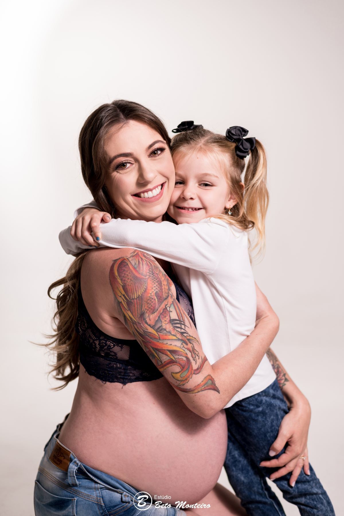 Book Gestante e Família em Curitiba - Book de gestante em estúdio - ensaio de gestante - book em estúdio - book externo - ensaio gestante externo - sessão fotográfica - Grávida - Gestação - Estúdio Beto Monteiro - Pâmela- Renato - Julieta - Lorenzo - Pets