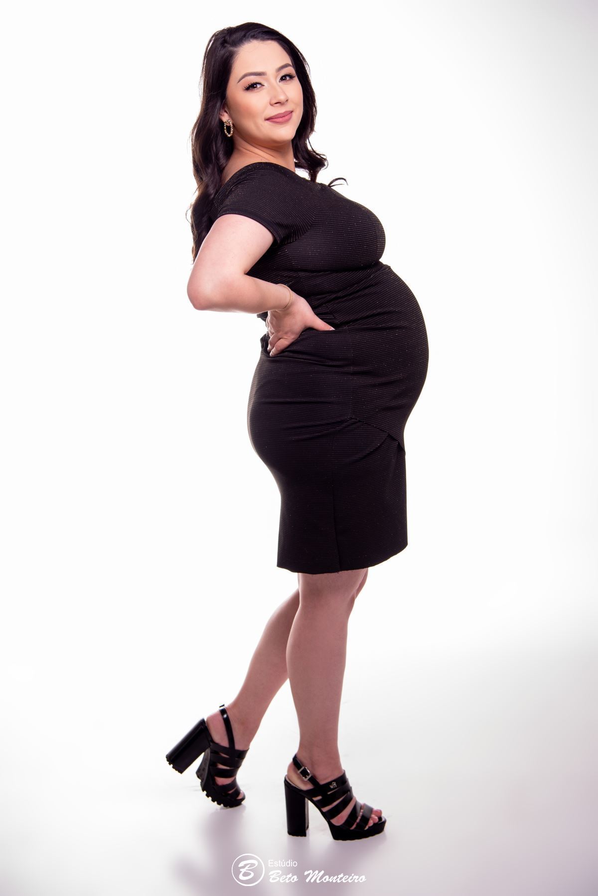 Book Gestante e Família em Curitiba - Book de gestante em estúdio - ensaio de gestante - book em estúdio - sessão fotográfica - Grávida - Gestação - Estúdio Beto Monteiro - Jheniffer - Gustavo