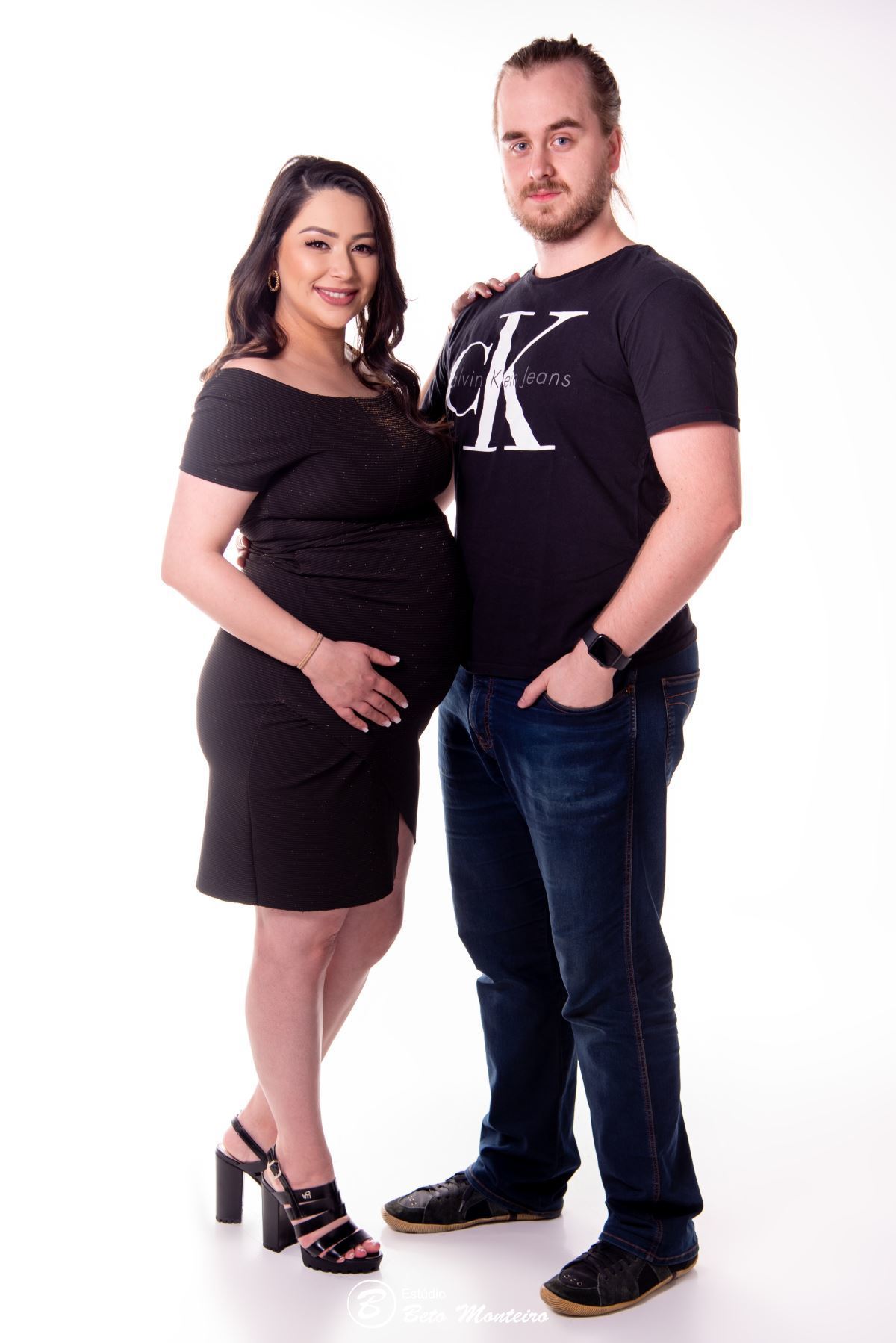 Book Gestante e Família em Curitiba - Book de gestante em estúdio - ensaio de gestante - book em estúdio - sessão fotográfica - Grávida - Gestação - Estúdio Beto Monteiro - Jheniffer - Gustavo