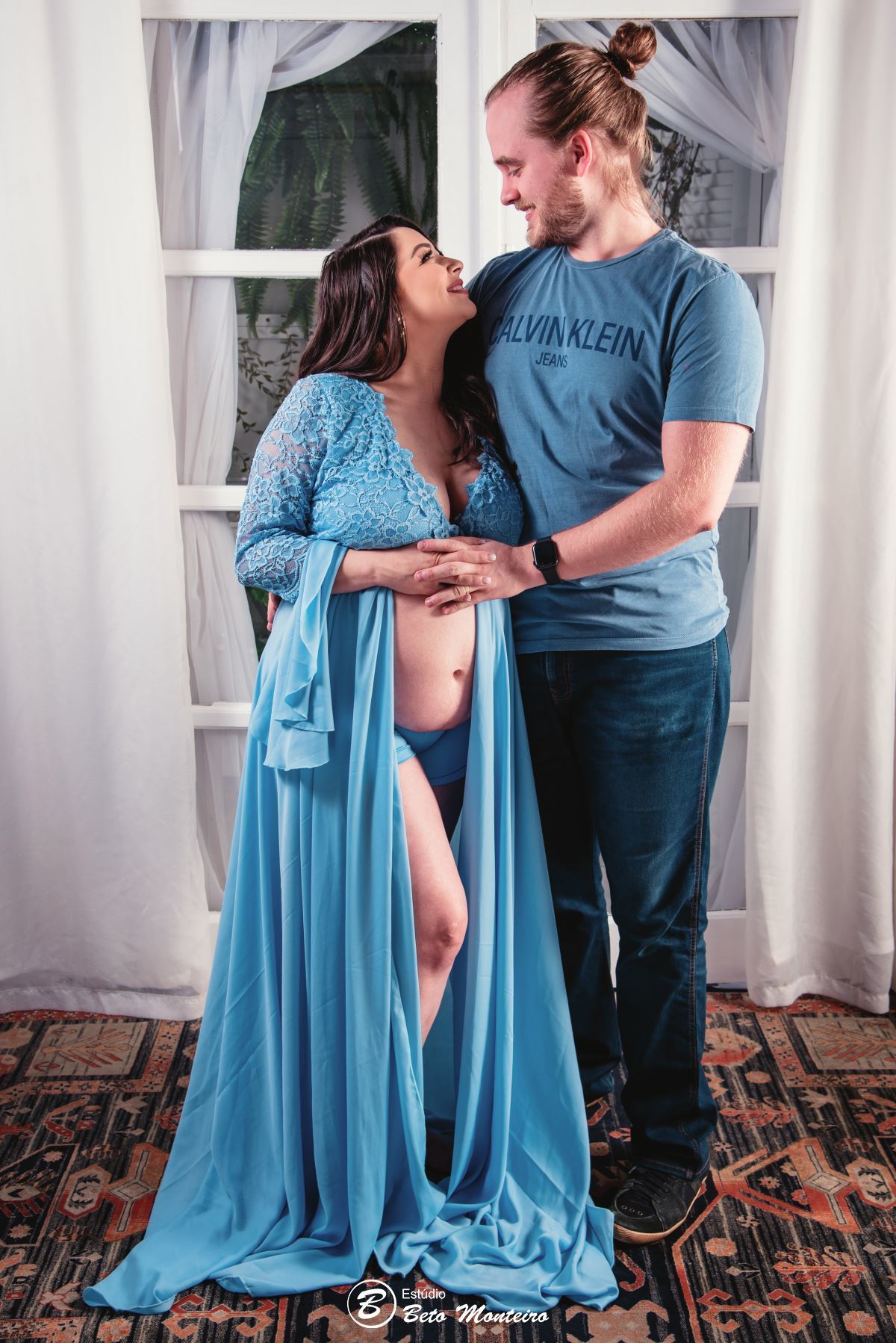 Book Gestante e Família em Curitiba - Book de gestante em estúdio - ensaio de gestante - book em estúdio - sessão fotográfica - Grávida - Gestação - Estúdio Beto Monteiro - Jheniffer - Gustavo