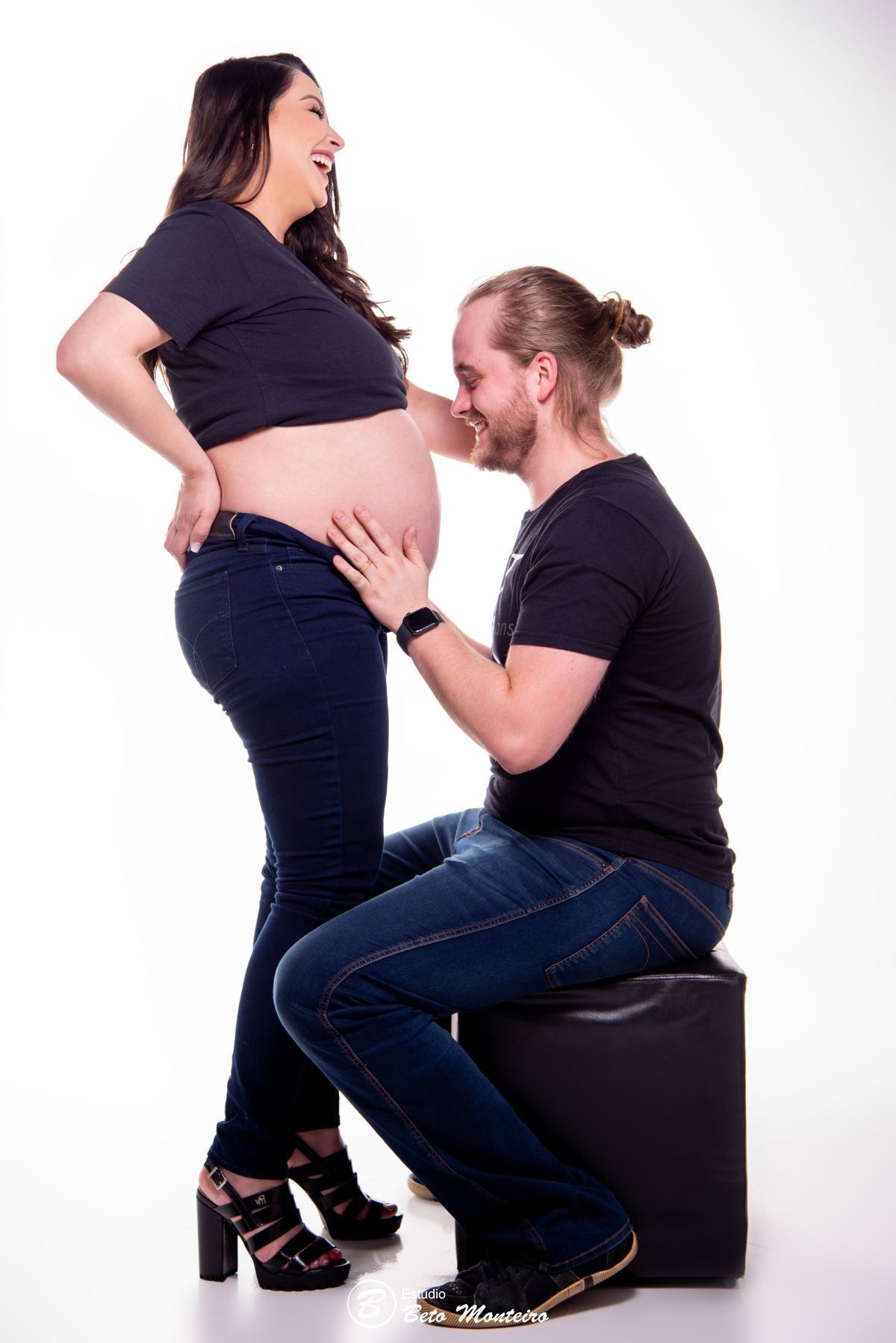 Book Gestante e Família em Curitiba - Book de gestante em estúdio - ensaio de gestante - book em estúdio - sessão fotográfica - Grávida - Gestação - Estúdio Beto Monteiro - Jheniffer - Gustavo