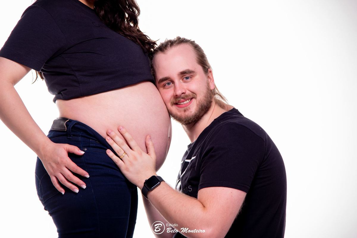 Book Gestante e Família em Curitiba - Book de gestante em estúdio - ensaio de gestante - book em estúdio - sessão fotográfica - Grávida - Gestação - Estúdio Beto Monteiro - Jheniffer - Gustavo