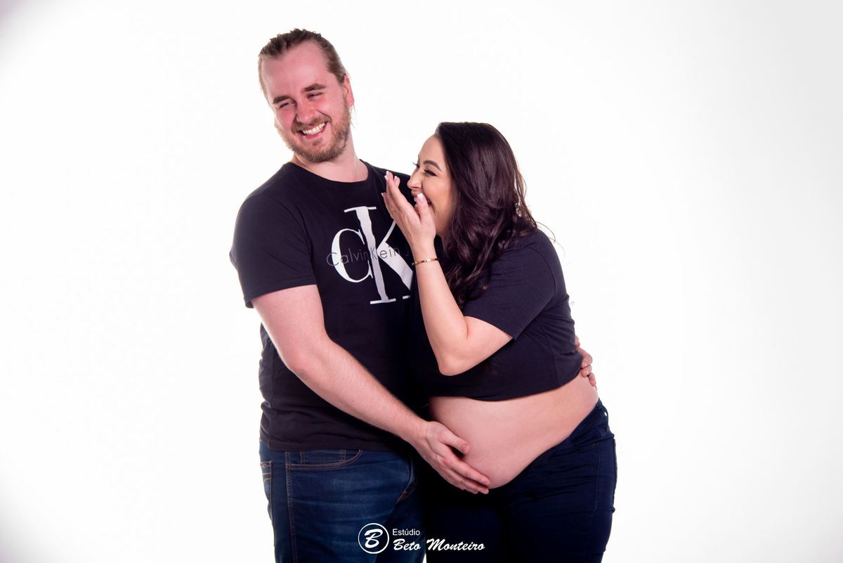 Book Gestante e Família em Curitiba - Book de gestante em estúdio - ensaio de gestante - book em estúdio - sessão fotográfica - Grávida - Gestação - Estúdio Beto Monteiro - Jheniffer - Gustavo