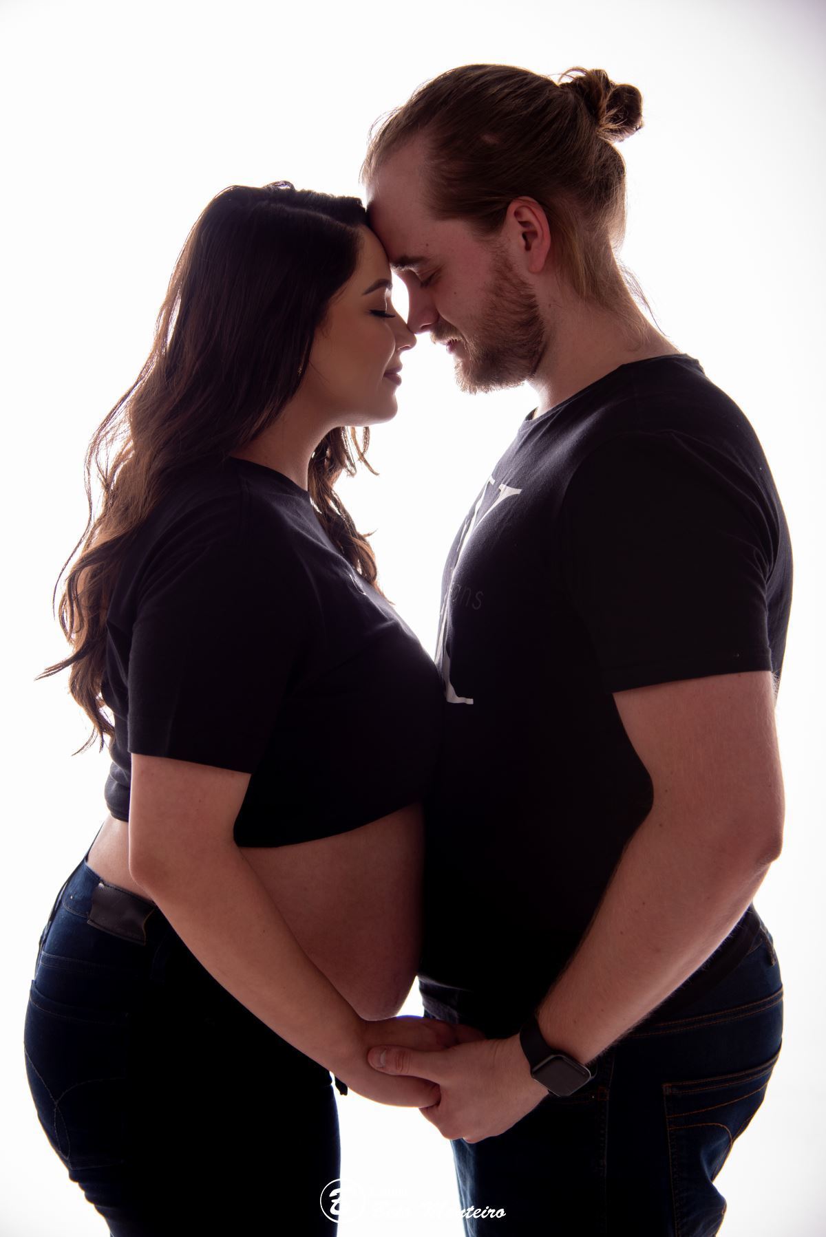 Book Gestante e Família em Curitiba - Book de gestante em estúdio - ensaio de gestante - book em estúdio - sessão fotográfica - Grávida - Gestação - Estúdio Beto Monteiro - Jheniffer - Gustavo