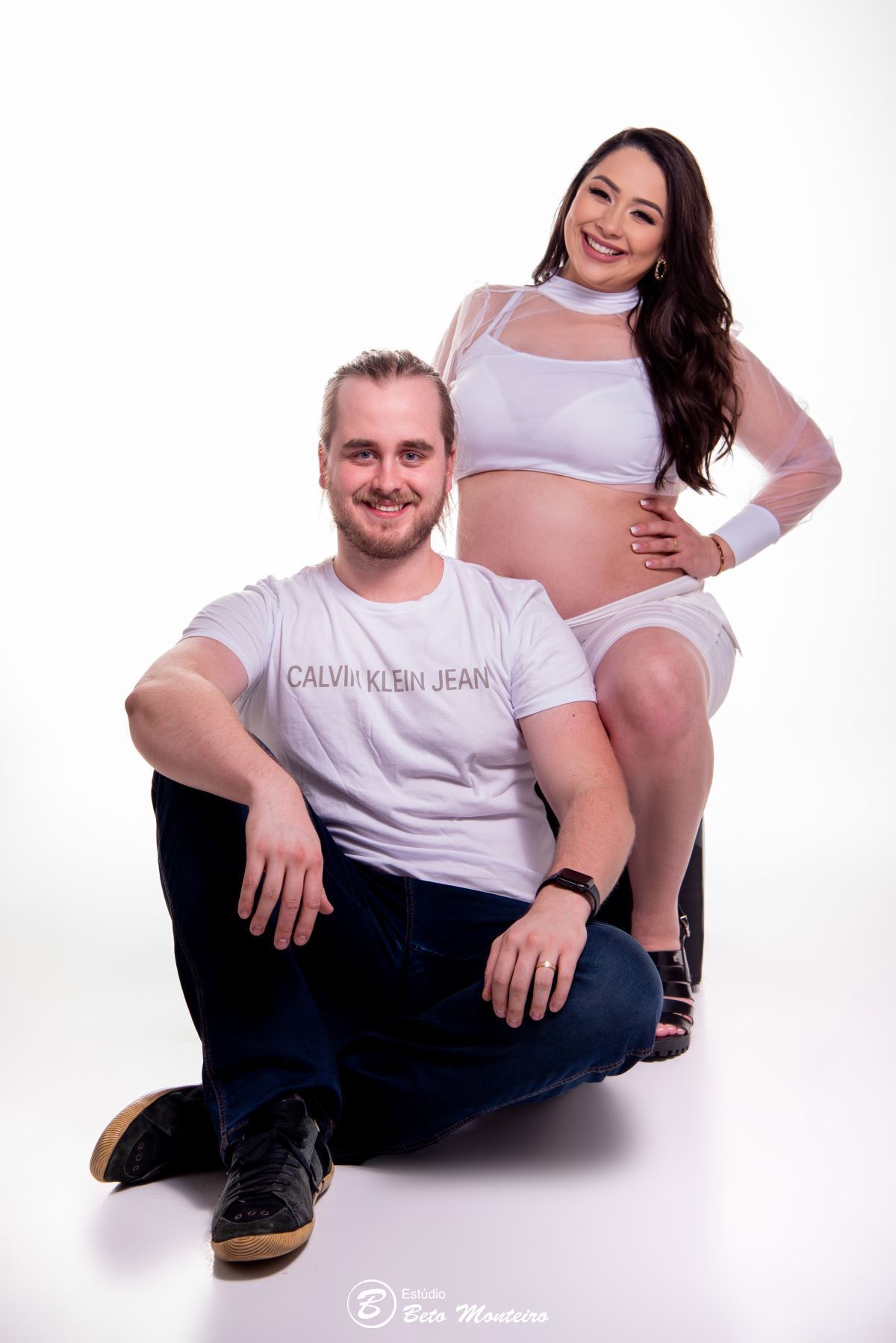 Book Gestante e Família em Curitiba - Book de gestante em estúdio - ensaio de gestante - book em estúdio - sessão fotográfica - Grávida - Gestação - Estúdio Beto Monteiro - Jheniffer - Gustavo