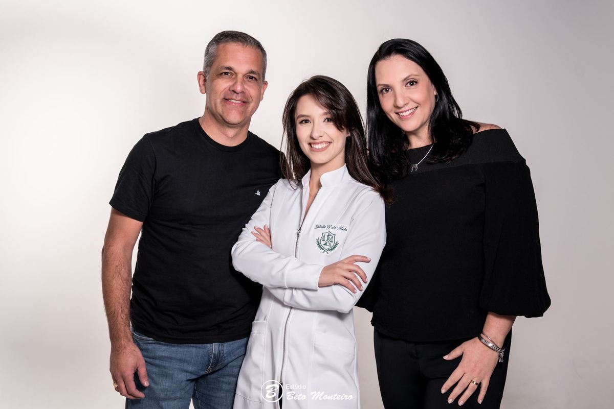 book feminino - book formanda - sessão de formatura - book formanda em estúdio - Giulia Melo - nutrição - sessão de nutrição - formatura de nutrição - book formandos curitiba - faculdade - universidade