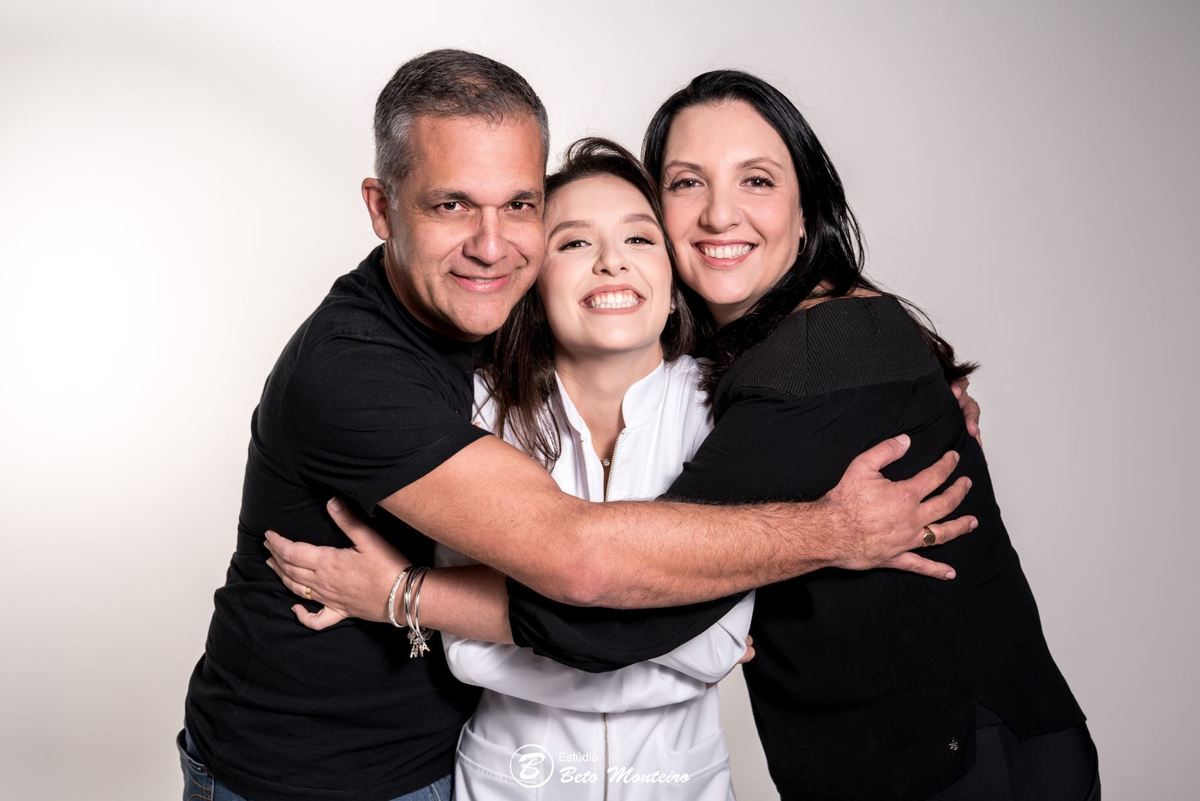 book feminino - book formanda - sessão de formatura - book formanda em estúdio - Giulia Melo - nutrição - sessão de nutrição - formatura de nutrição - book formandos curitiba - faculdade - universidade