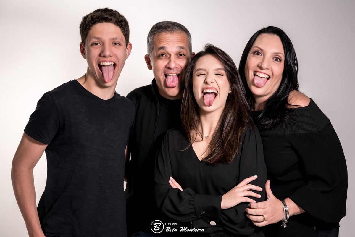 book feminino - book formanda - sessão de formatura - book formanda em estúdio - Giulia Melo - nutrição - sessão de nutrição - formatura de nutrição - book formandos curitiba - faculdade - universidade