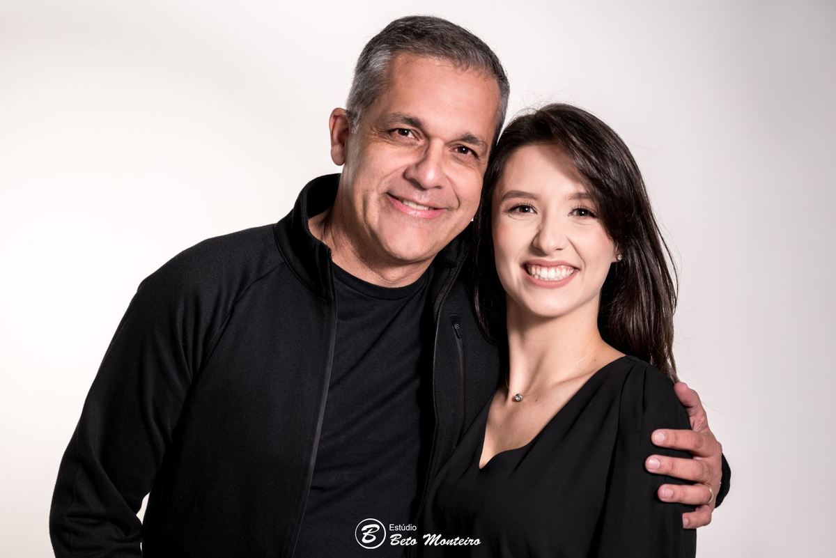 book feminino - book formanda - sessão de formatura - book formanda em estúdio - Giulia Melo - nutrição - sessão de nutrição - formatura de nutrição - book formandos curitiba - faculdade - universidade