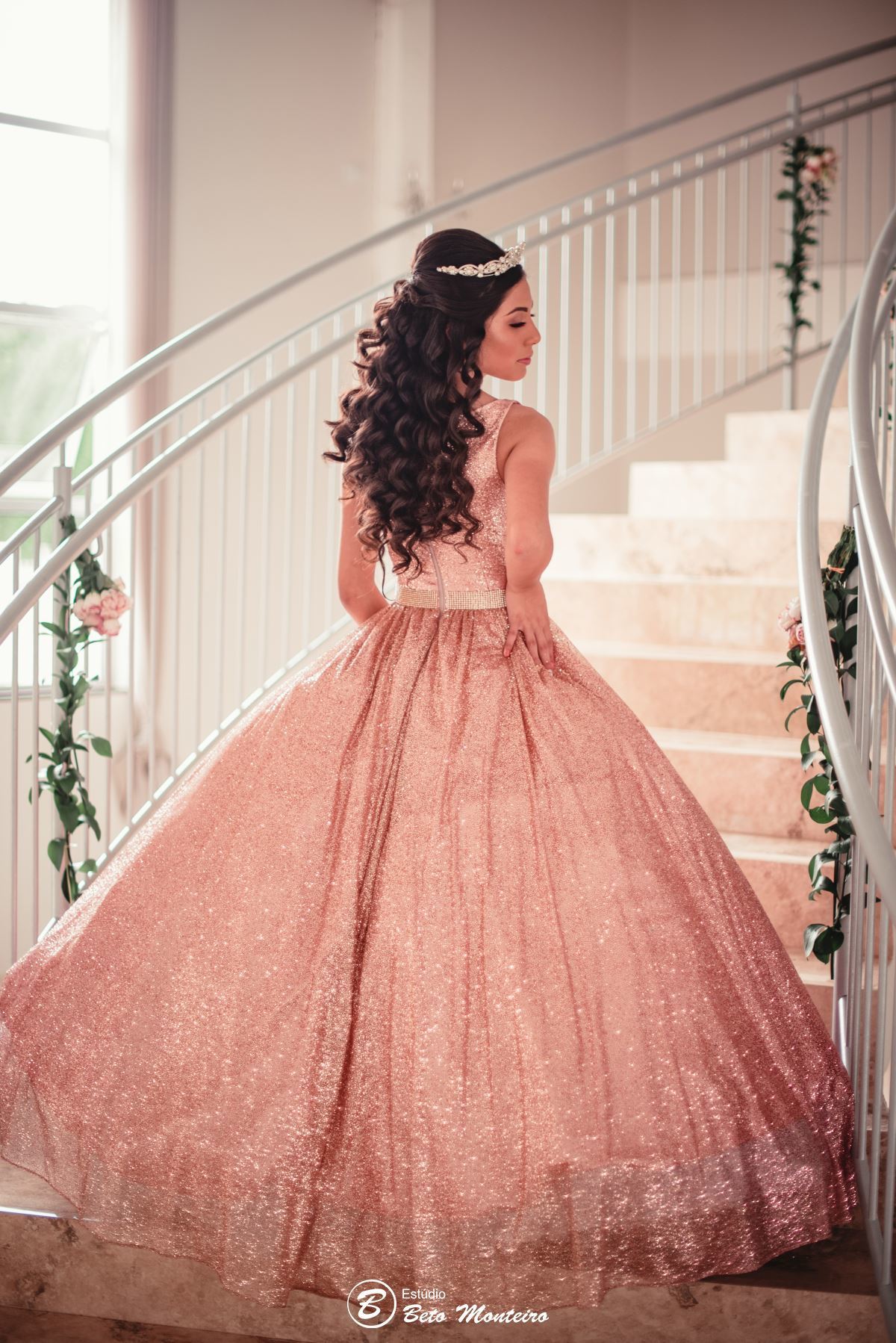 Aniversário de 15 anos - Foto e Filmagem - Debutante - Estúdio Beto Monteiro - Curitiba - fotografo de 15 anos - fotógrafa - sessão de fotos - book de fotos - book de 15 anos - fotografo - chácara ienkot - vestido de debutante - Maria Eduarda - Duda