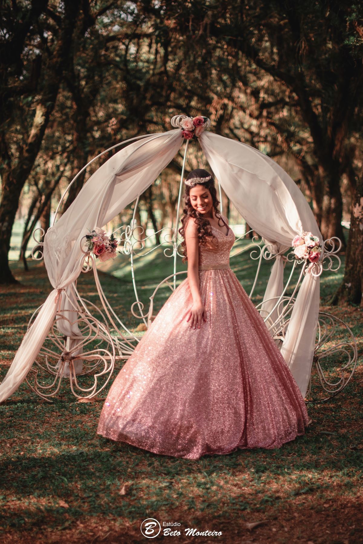 Aniversário de 15 anos - Foto e Filmagem - Debutante - Estúdio Beto Monteiro - Curitiba - fotografo de 15 anos - fotógrafa - sessão de fotos - book de fotos - book de 15 anos - fotografo - chácara ienkot - vestido de debutante - Maria Eduarda - Duda