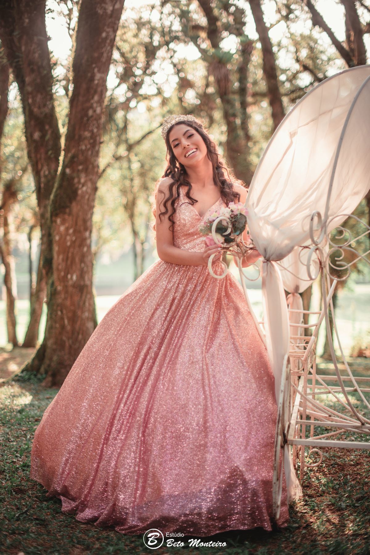 Aniversário de 15 anos - Foto e Filmagem - Debutante - Estúdio Beto Monteiro - Curitiba - fotografo de 15 anos - fotógrafa - sessão de fotos - book de fotos - book de 15 anos - fotografo - chácara ienkot - vestido de debutante - Maria Eduarda - Duda