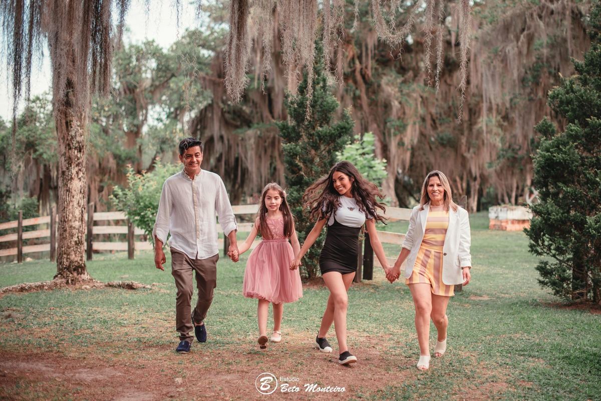 Aniversário de 15 anos - Foto e Filmagem - Debutante - Estúdio Beto Monteiro - Curitiba - fotografo de 15 anos - fotógrafa - sessão de fotos - book de fotos - book de 15 anos - fotografo - chácara ienkot - vestido de debutante - Maria Eduarda - Duda