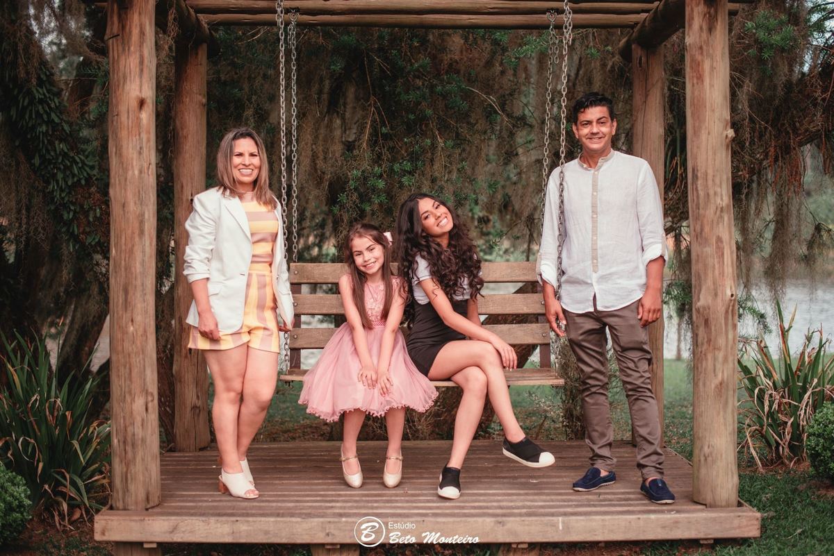 Aniversário de 15 anos - Foto e Filmagem - Debutante - Estúdio Beto Monteiro - Curitiba - fotografo de 15 anos - fotógrafa - sessão de fotos - book de fotos - book de 15 anos - fotografo - chácara ienkot - vestido de debutante - Maria Eduarda - Duda