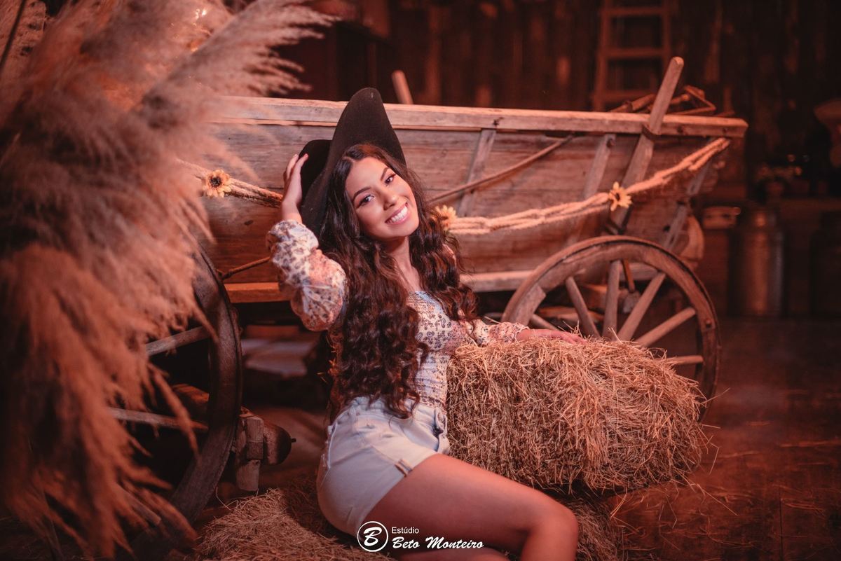 Aniversário de 15 anos - Foto e Filmagem - Debutante - Estúdio Beto Monteiro - Curitiba - fotografo de 15 anos - fotógrafa - sessão de fotos - book de fotos - book de 15 anos - fotografo - chácara ienkot - vestido de debutante - Maria Eduarda - Duda