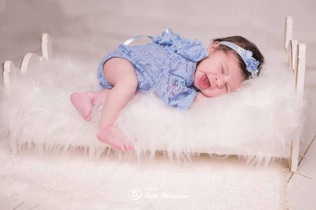 Book fotográfico New Born - Book de fotos - Book New Born - book newborn - Book de Recém-nascido - Book de Bebê - newborn menina - Estúdio Beto Monteiro - Curitiba - Luísa - Juliane - Robson - newborn na caminha