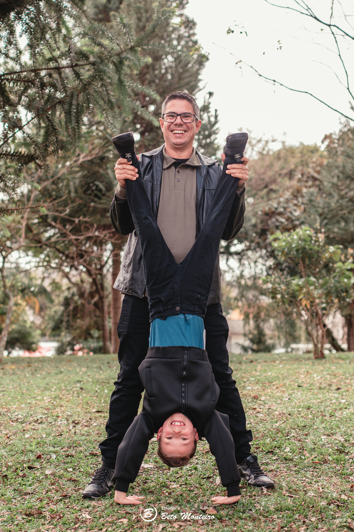 Mini ensaio dia dos pais - Sessão dia dos pais - Book de família - Sessão externa - book no parque - Sessão dia dos pais Curitiba - Pai e filha - Pai e filho - Pai e filhos
