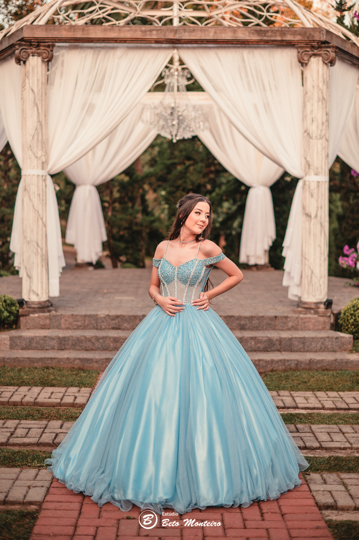 Aniversário de 15 anos - Foto e Filmagem - Debutante - Estúdio Beto Monteiro - Curitiba - fotografo de 15 anos - sessao de fotos - book de 15 anos - fotografo - Maria eduarda rossato  - castello reale - pedro aquino - sol cerimonial - vestido azul