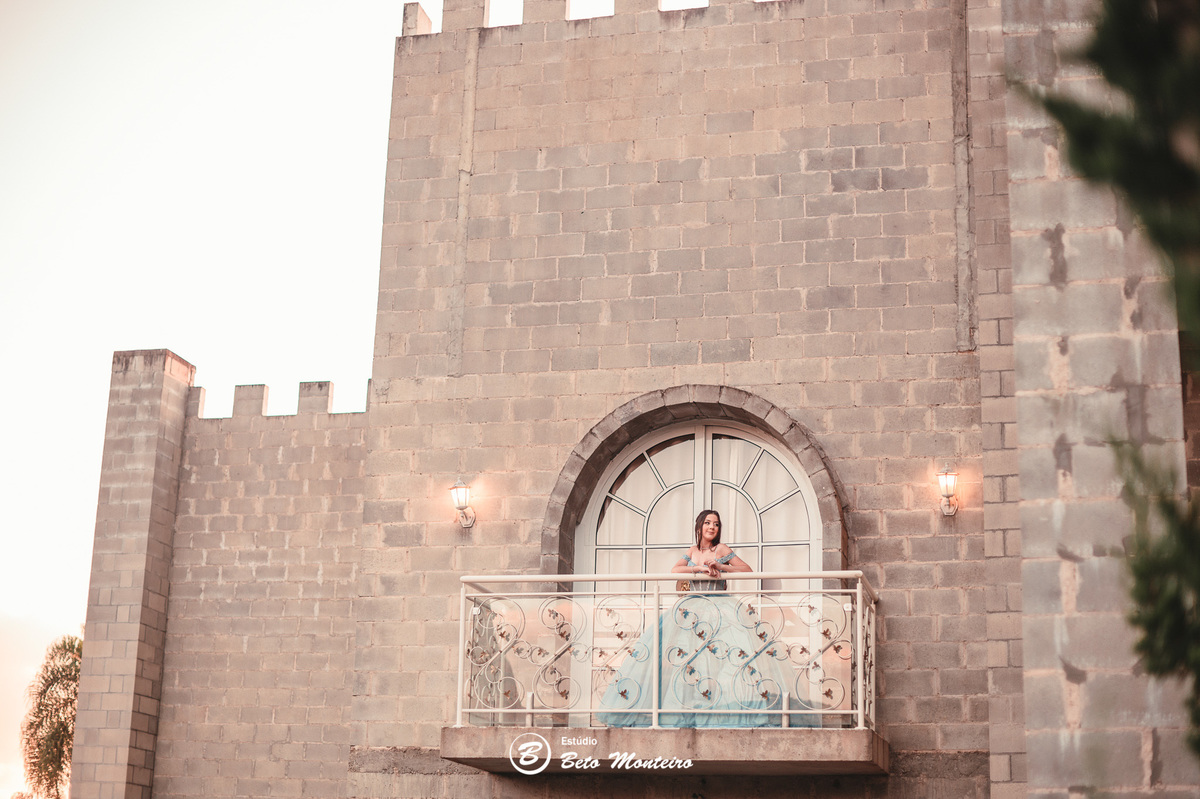 Aniversário de 15 anos - Foto e Filmagem - Debutante - Estúdio Beto Monteiro - Curitiba - fotografo de 15 anos - sessao de fotos - book de 15 anos - fotografo - Maria eduarda rossato  - castello reale - pedro aquino - sol cerimonial - vestido azul