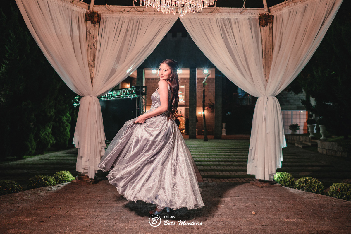 Aniversário de 15 anos - Foto e Filmagem - Debutante - Estúdio Beto Monteiro - Curitiba - fotografo de 15 anos - sessao de fotos - book de 15 anos - fotografo - Maria eduarda rossato  - castello reale - pedro aquino - sol cerimonial - vestido azul